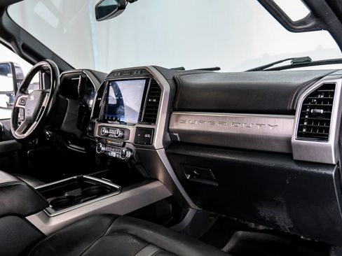 Used 2022 Ford F450 Platinum image 9