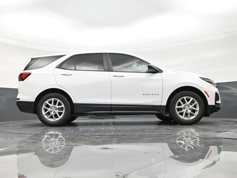 Used 2023 Chevrolet Equinox LS FWD image 25