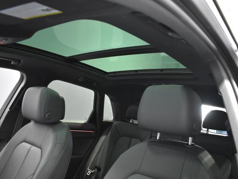 Used 2024 Audi Q3 2.0T Premium Plus w/ Premium Plus Package image 18