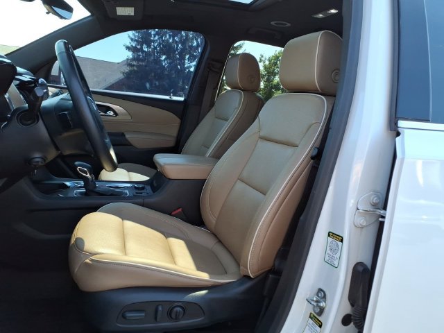Used 2023 Chevrolet Traverse Premier AWD/4WD image 12
