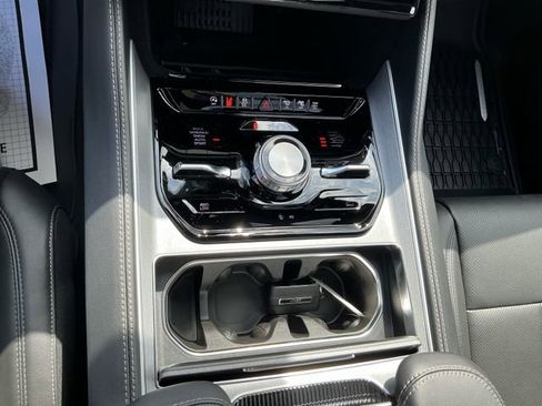 New 2026 Jeep Grand Wagoneer 4WD image 24