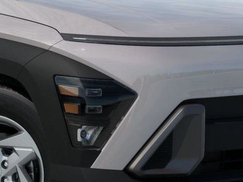 New 2025 Hyundai Kona SE image 10