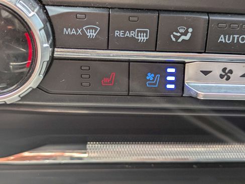 Used 2023 Ford F150 Lariat AWD/4WD image 29