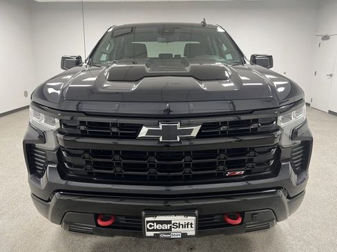 Used 2023 Chevrolet Silverado 1500 LT Trail Boss image 3