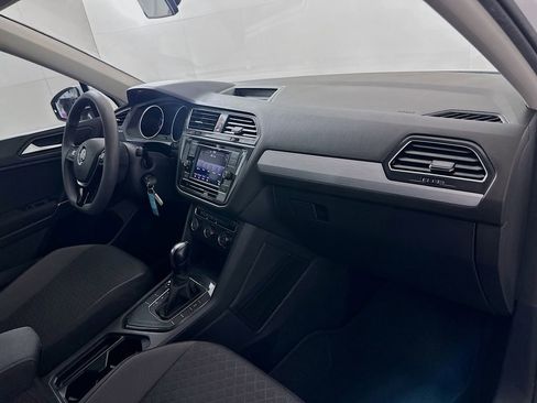 Used 2020 Volkswagen Tiguan S FWD image 28
