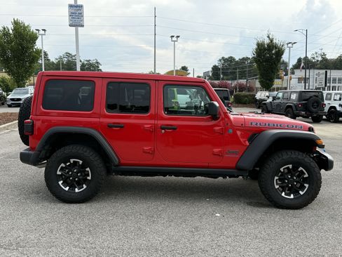 Used 2025 Jeep Wrangler Unlimited Rubicon 4xe w/ Safety Group AWD/4WD image 11