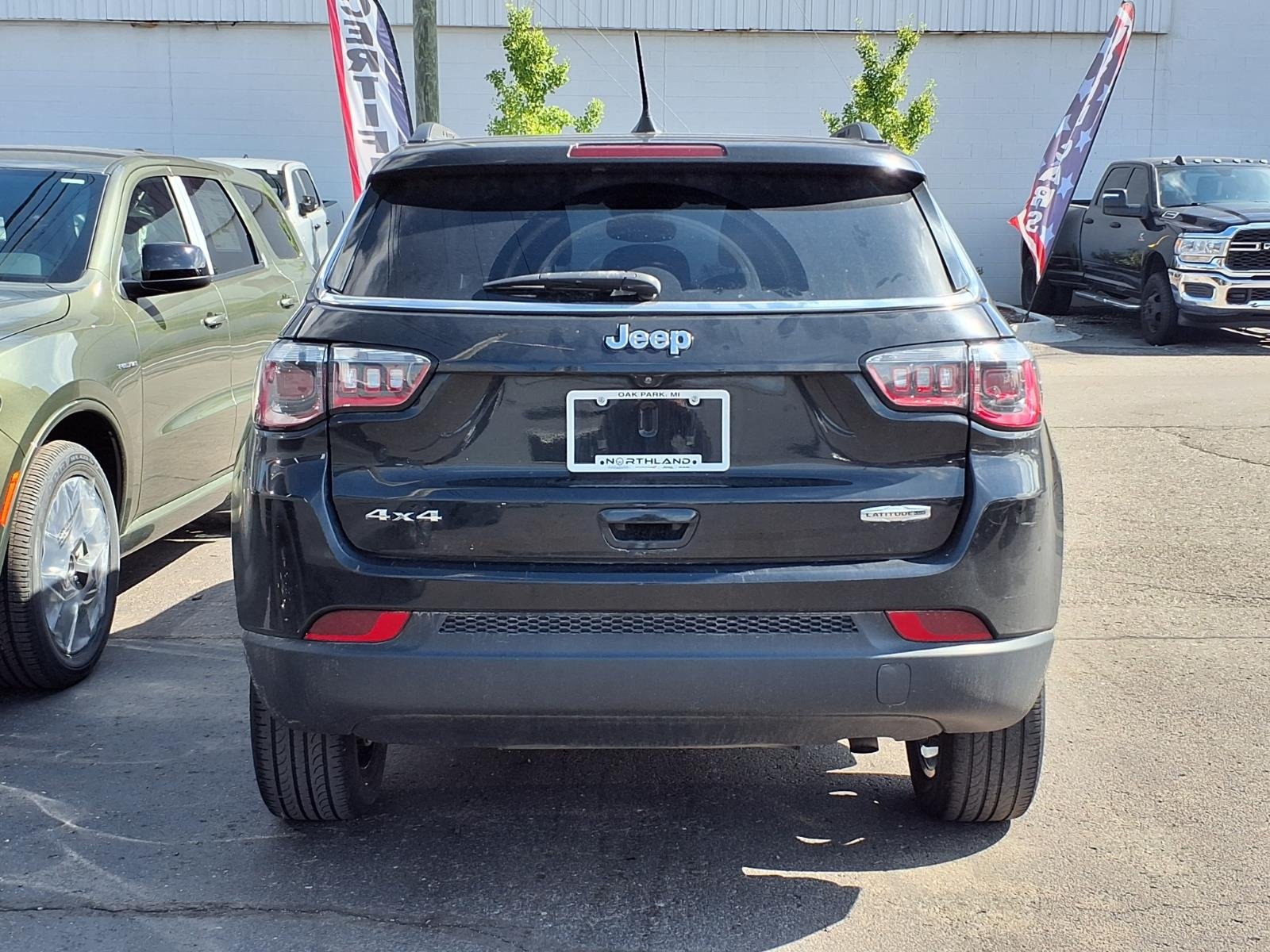 Used 2022 Jeep Compass Latitude AWD/4WD image 4