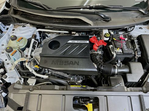 Used 2023 Nissan Rogue SV image 34