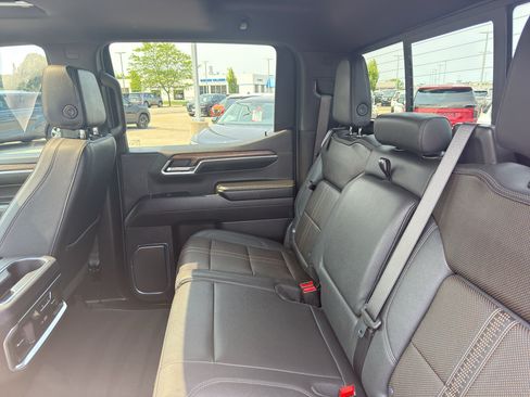 Certified 2024 Chevrolet Silverado 1500 High Country w/ Technology Package AWD/4WD image 34