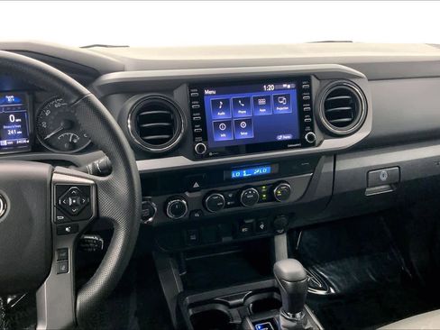 Used 2022 Toyota Tacoma TRD Off-Road image 25