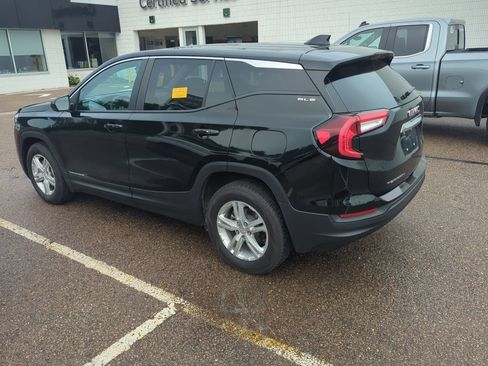 Used 2024 GMC Terrain SLE FWD image 7