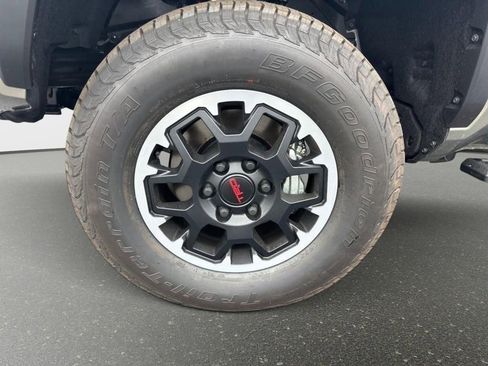 New 2025 Toyota Tacoma TRD Off-Road image 9