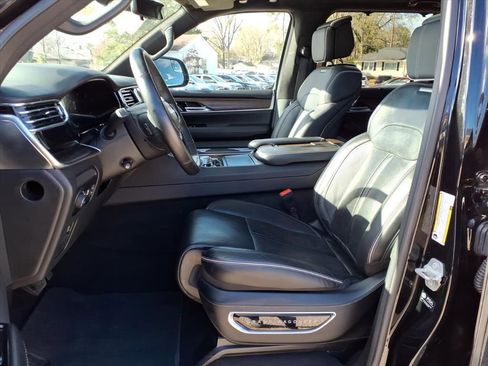 Used 2022 Jeep Grand Wagoneer Series II image 14