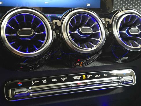 New 2026 Mercedes-Benz GLB 250 4MATIC image 31
