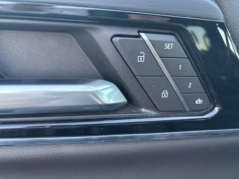 Used 2025 GMC Yukon XL Denali image 16