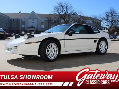 Used 1988 Pontiac Fiero GT image 1