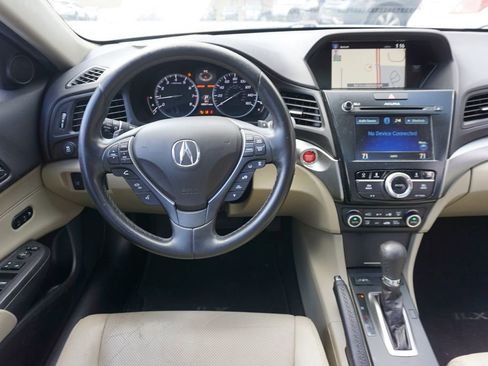 Used 2017 Acura ILX w/ Premium Package image 5