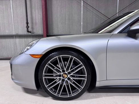 Used 2018 Porsche 911 Carrera 4 AWD/4WD image 11