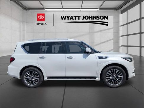 Used 2019 INFINITI QX80 Luxe w/ 22" Wheel Package RWD image 2