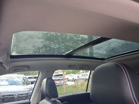 Used 2022 Volkswagen Atlas SE w/ Panoramic Sunroof Package image 15