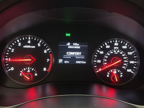 Used 2017 Kia Cadenza Premium FWD image 25