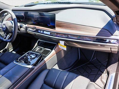 New 2025 BMW 760i xDrive image 25