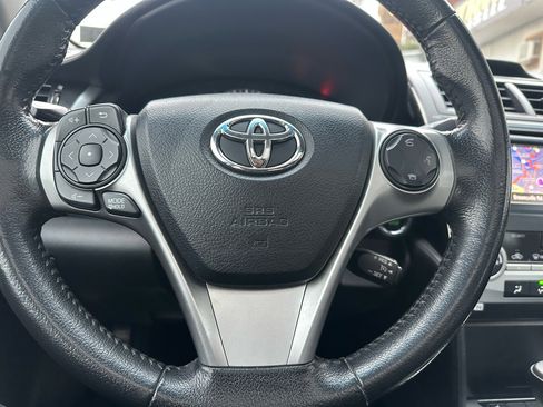 Used 2013 Toyota Camry XLE image 18