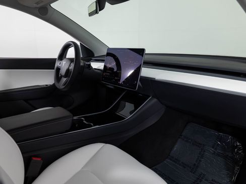 Used 2021 Tesla Model Y Long Range image 28