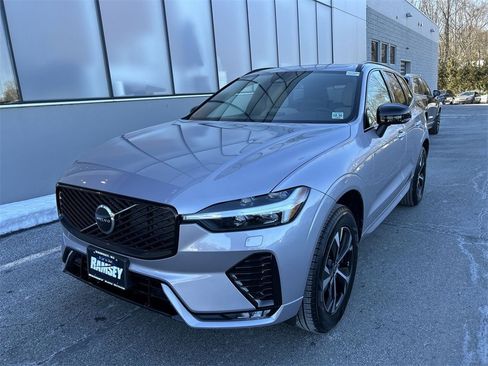 New 2026 Volvo XC60 B5 Core w/ Climate Package image 4