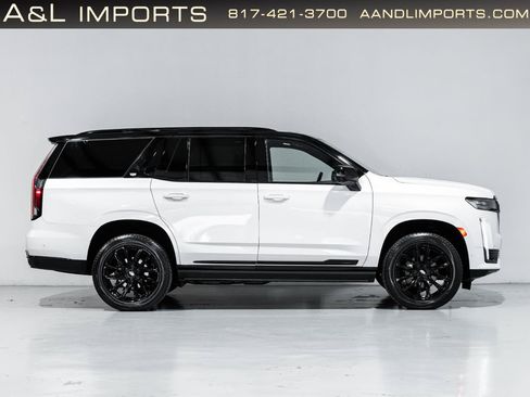 Used 2022 Cadillac Escalade Sport Platinum w/ Heavy-Duty Trailer Package AWD/4WD image 9