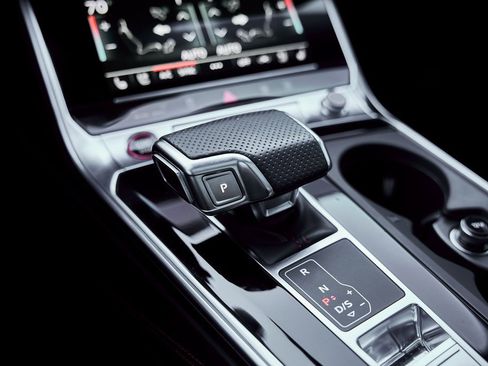 Used 2021 Audi RS 6 w/ Executive Package image 75