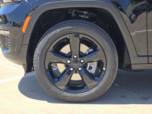 New 2025 Jeep Grand Cherokee L Limited w/ Luxury Tech Group II image 9