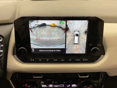 Used 2023 Nissan Rogue SL w/ SL Premium Package image 15