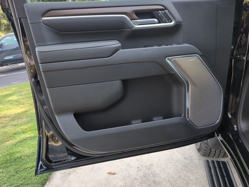 Used 2026 Chevrolet Silverado 2500 High Country w/ High Country Premium Package AWD/4WD image 14