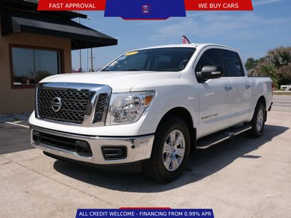 Used 2018 Nissan Titan SV w/ SV Convenience Package