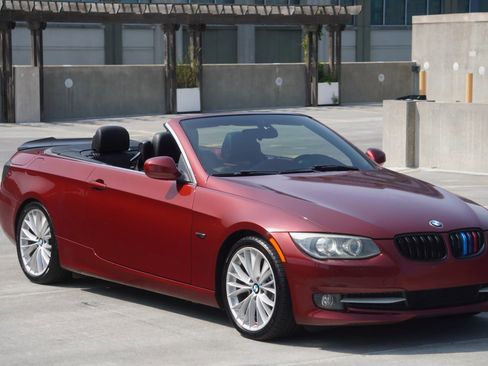 Used 2011 BMW 335i 335i Convertible 2D image 10