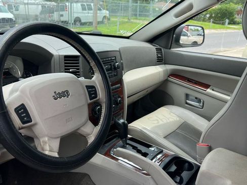 Used 2005 Jeep Grand Cherokee Limited AWD/4WD image 12