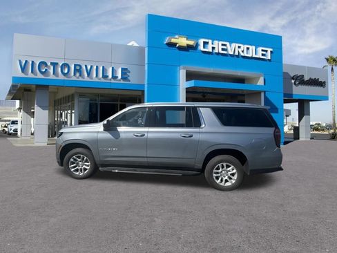 Used 2025 Chevrolet Suburban LT AWD/4WD image 8
