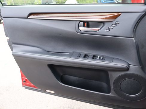 Used 2015 Lexus ES 350 w/ Luxury Package FWD image 30
