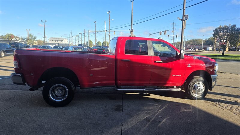 Used 2024 RAM 3500 Big Horn AWD/4WD image 5