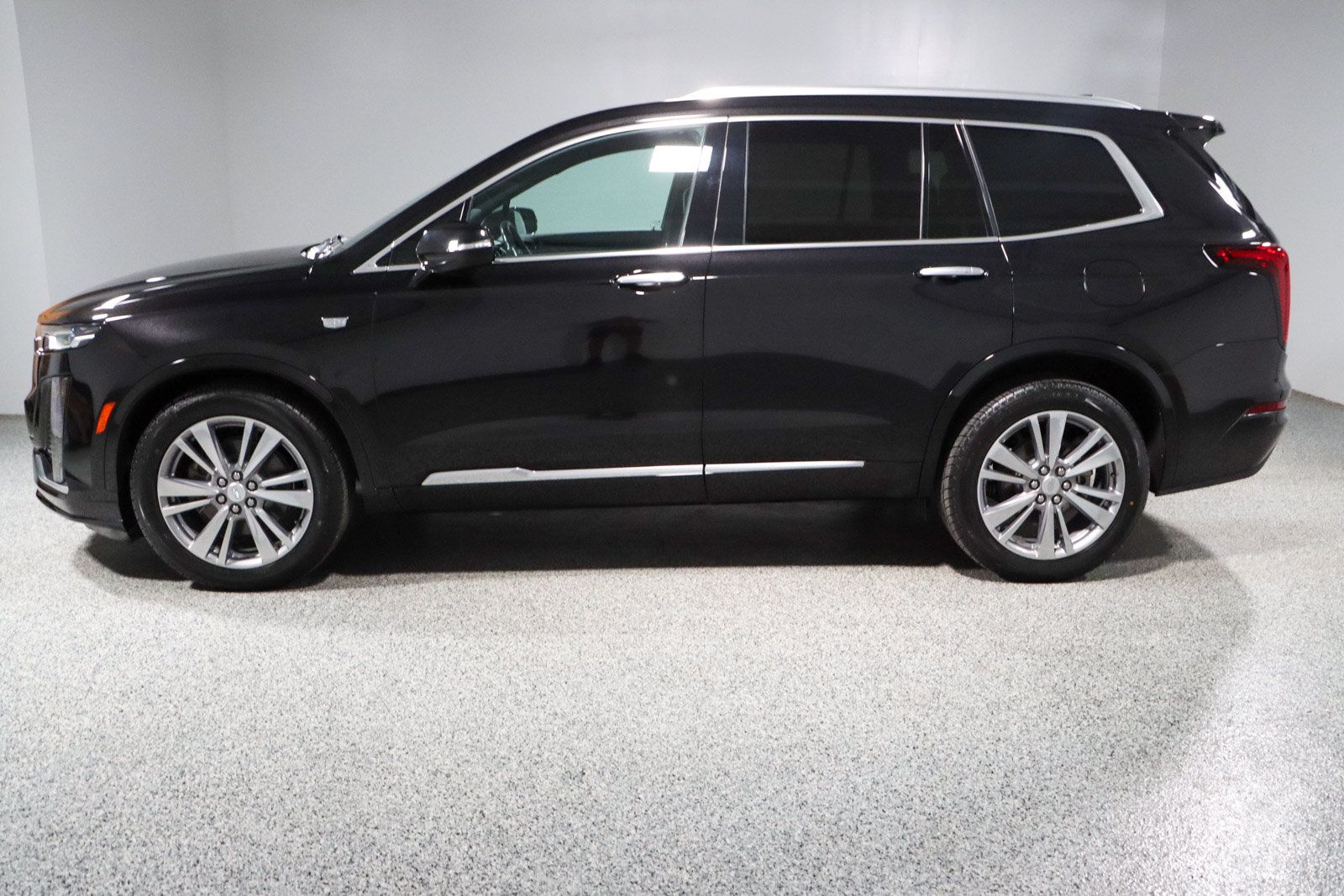 Used 2024 Cadillac XT6 Premium Luxury AWD/4WD image 10