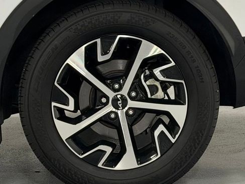 Used 2025 Kia Sportage EX w/ Premium Package FWD image 8