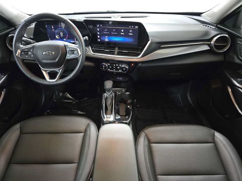 Used 2025 Chevrolet Trax ACTIV w/ Driver Confidence Package FWD image 18