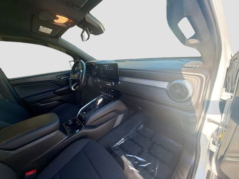 Used 2024 Chevrolet Colorado LT w/ LT Convenience Package image 33