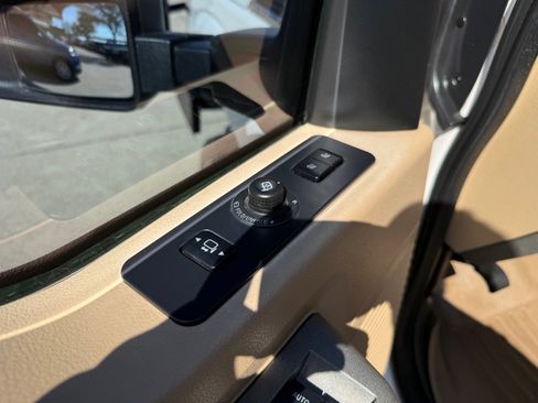 Used 2011 Ford F350 Lariat w/ Lariat Ultimate Pkg image 23