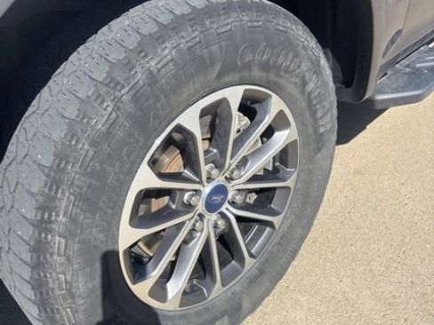 Used 2019 Ford F150 XLT w/ Equipment Group 302A Luxury AWD/4WD image 11