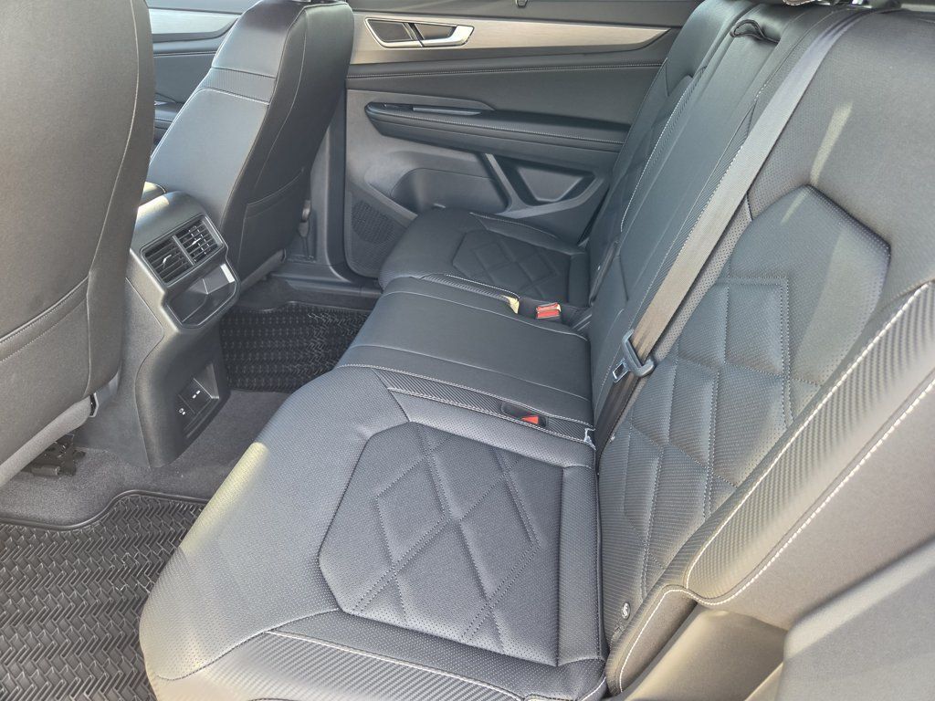 New 2026 Volkswagen Atlas Cross Sport SE FWD image 23