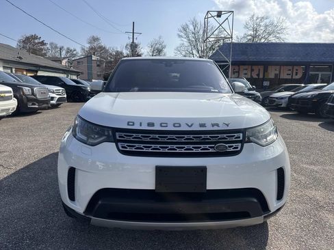 Used 2017 Land Rover Discovery HSE image 2