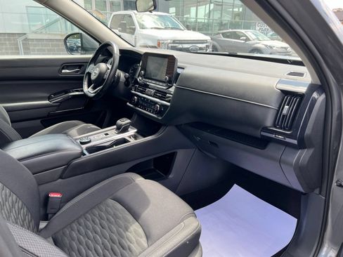 Used 2022 Nissan Pathfinder SV AWD/4WD image 50