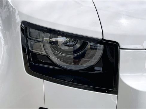 Used 2022 Land Rover Defender 110 X-Dynamic SE AWD/4WD image 27